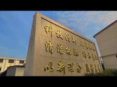 ขวดและขวดโหลแก้วเครื่องสำอางสีขาวเป่าฝ้า